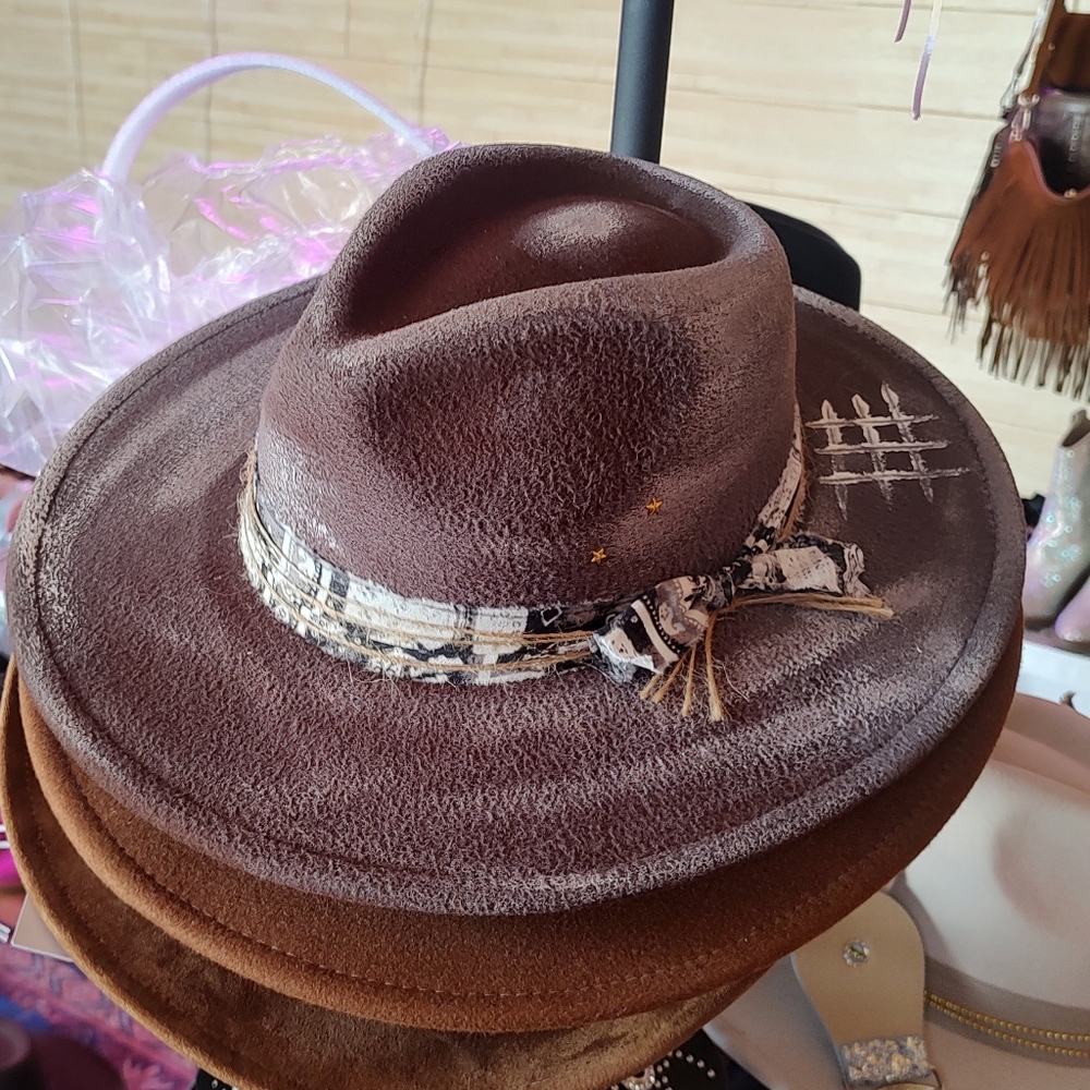 Boho dark grey hay